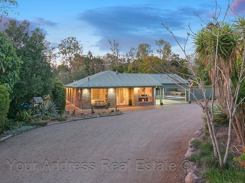 39 Durham Court, Park Ridge South QLD 4125