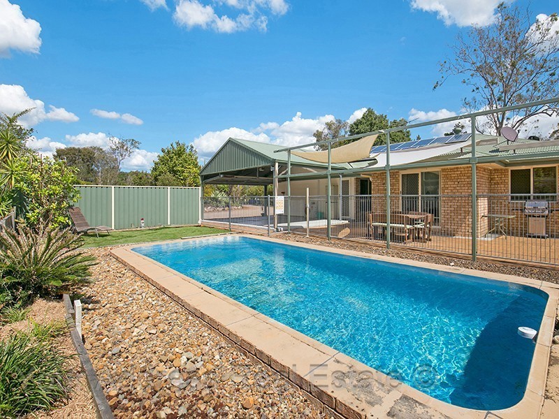 39 Durham Court, Park Ridge South QLD 4125