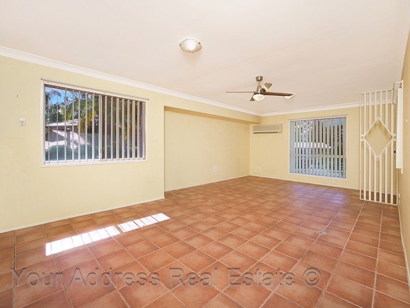 16 Lichen Court, Regents Park QLD 4118