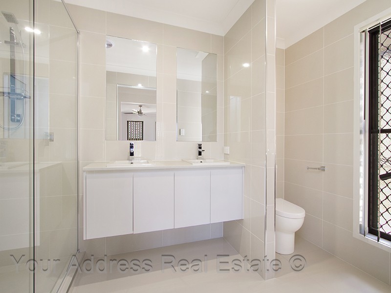 4 Bosewell Street, Regents Park QLD 4118