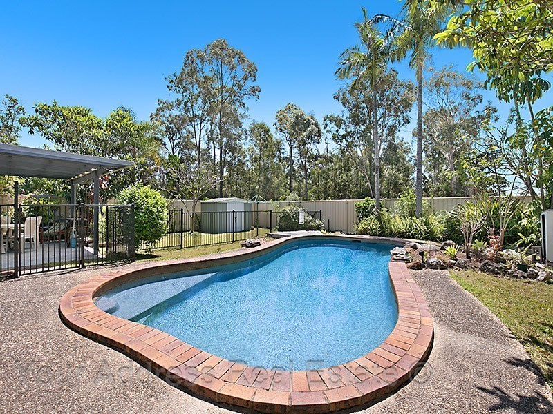 13 Sweetgum Street, Hillcrest QLD 4118