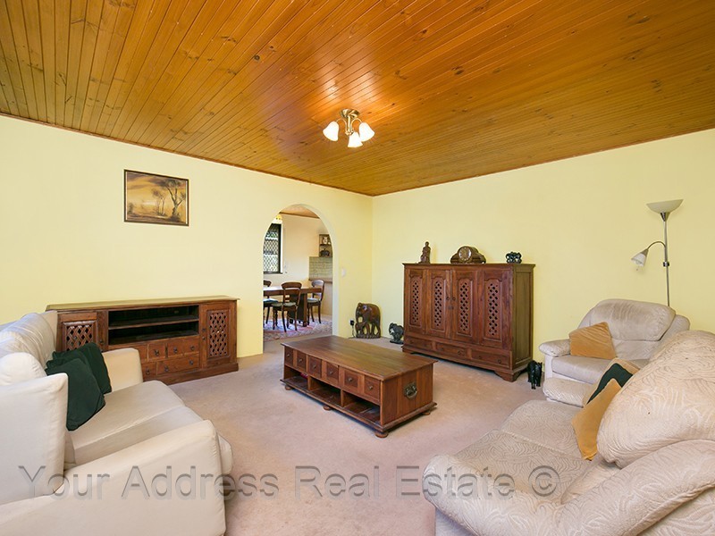 13 Sweetgum Street, Hillcrest QLD 4118