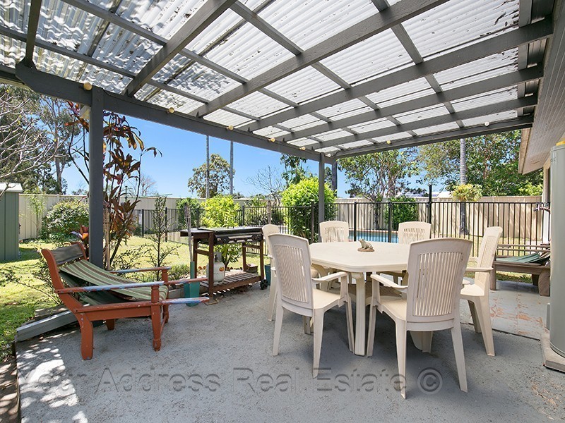 13 Sweetgum Street, Hillcrest QLD 4118