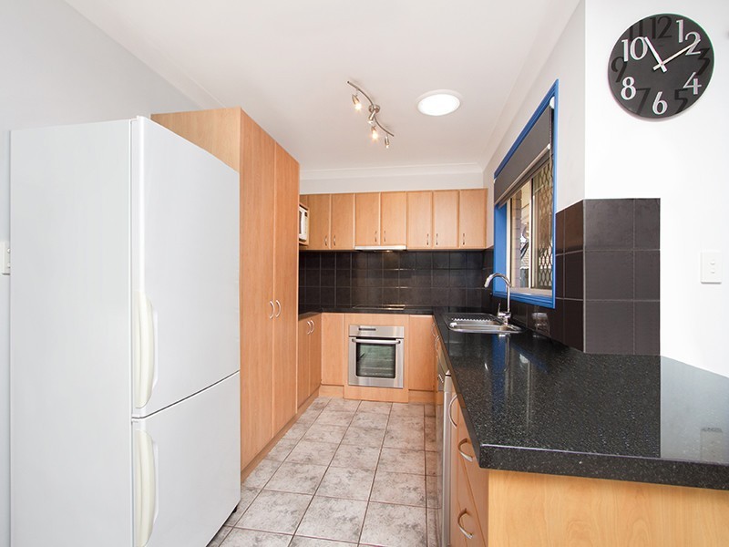 28 Stringybark Street, Regents Park QLD 4118