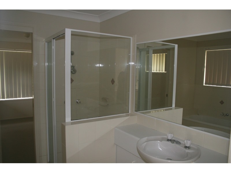 40 Rookwood Avenue, Coopers Plains QLD 4108