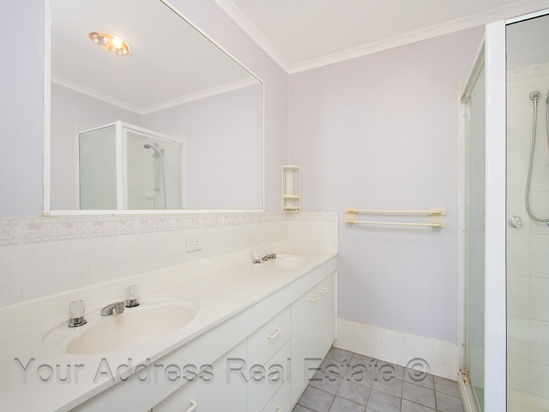 110 Haldham Crescent, Regents Park QLD 4118
