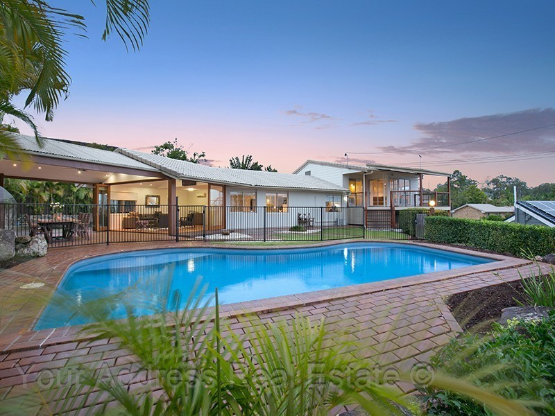 16 Cynthia Crescent, Springwood QLD 4127