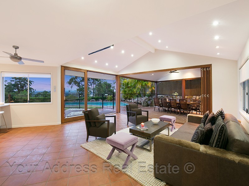 16 Cynthia Crescent, Springwood QLD 4127