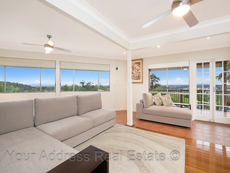 16 Cynthia Crescent, Springwood QLD 4127