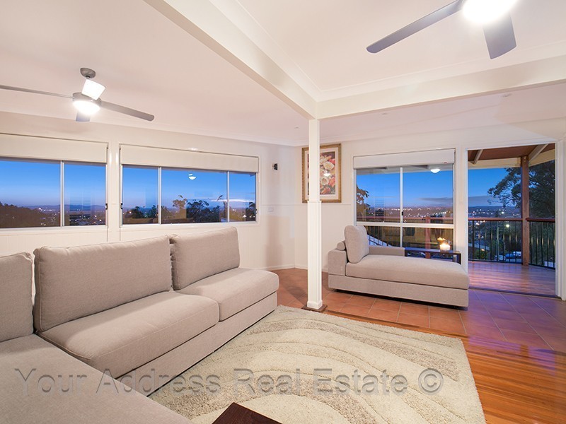 16 Cynthia Crescent, Springwood QLD 4127