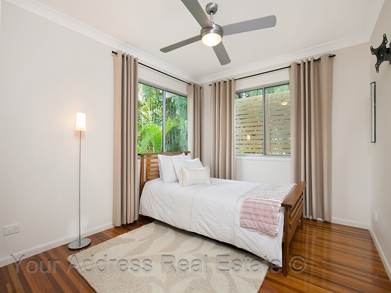 16 Cynthia Crescent, Springwood QLD 4127