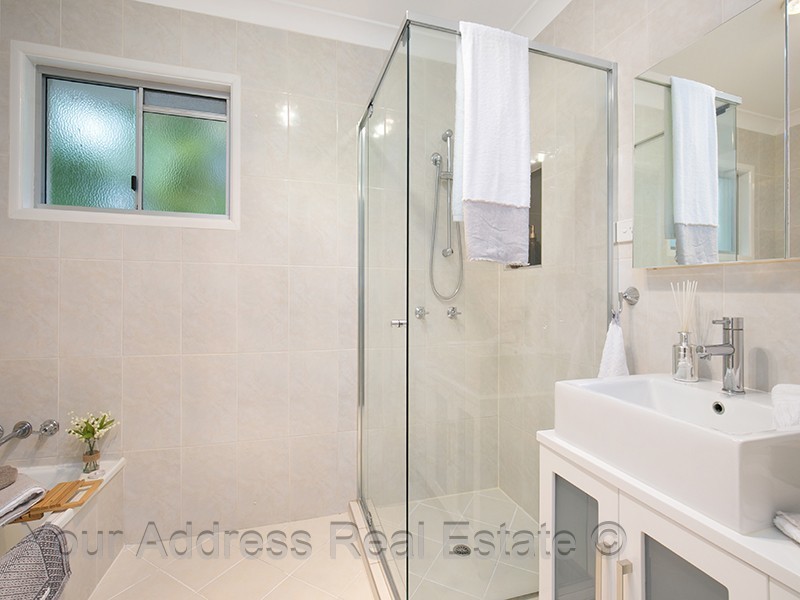16 Cynthia Crescent, Springwood QLD 4127