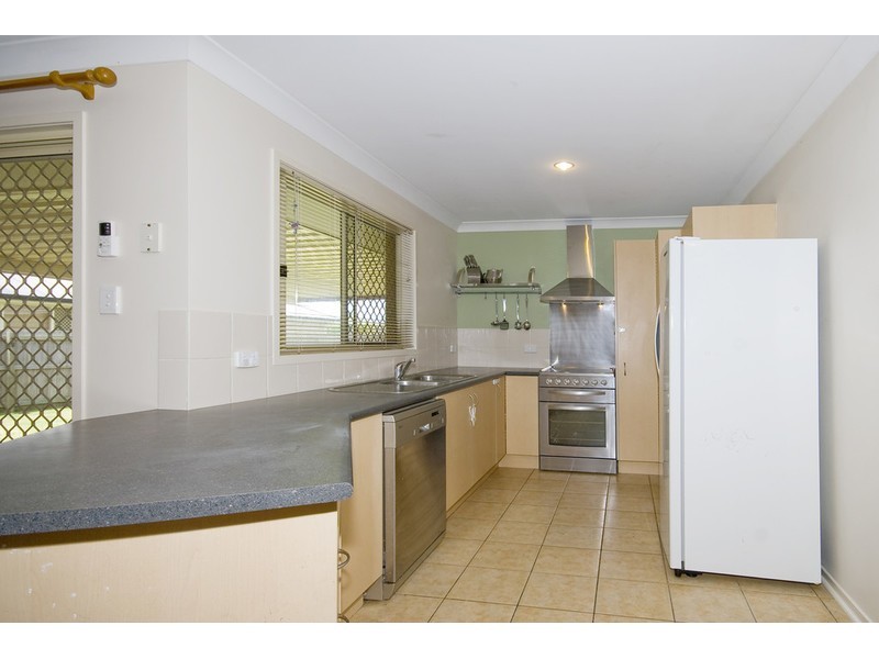 32 Lake Somerset Court, Logan Reserve QLD 4133