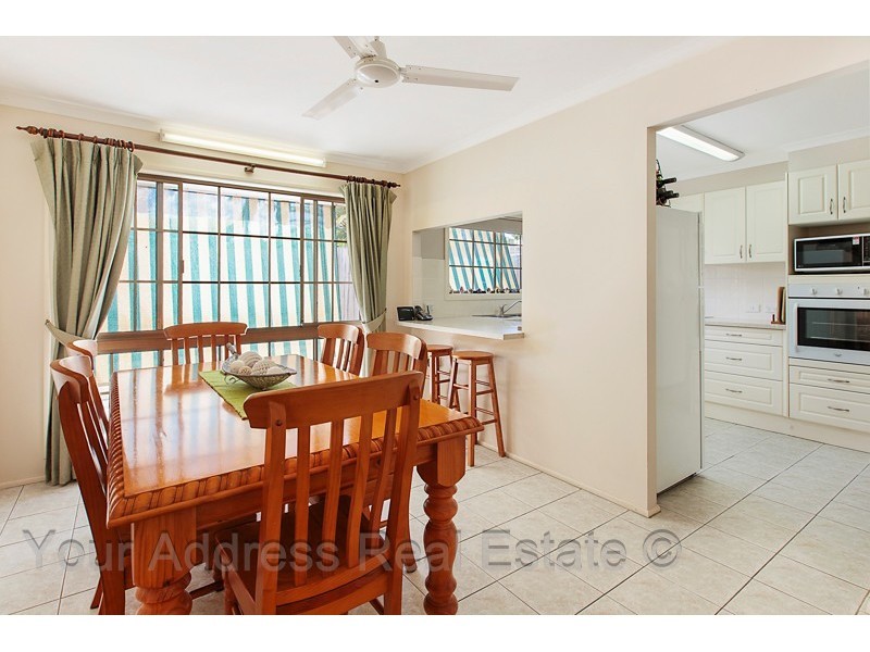 6 Cosway Street, Hillcrest QLD 4118