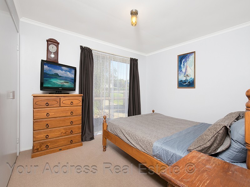 61 Middle Road, Hillcrest QLD 4118