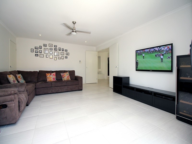 62 Cardwell Close, Munruben QLD 4125