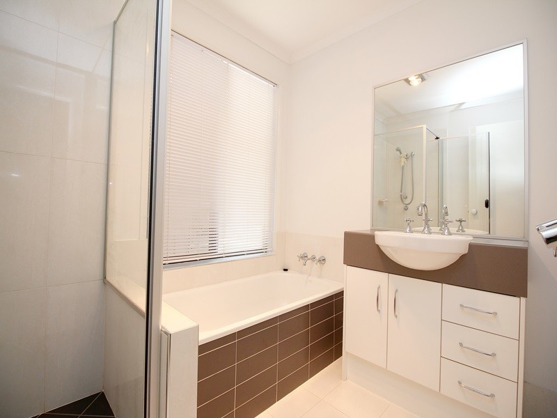 62 Cardwell Close, Munruben QLD 4125