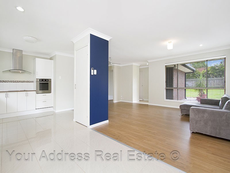 27 Bennett Drive, Regents Park QLD 4118
