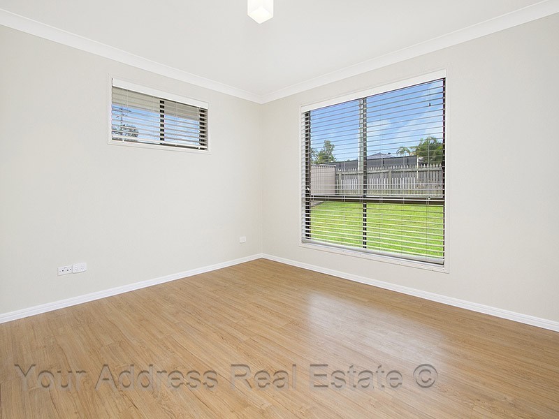 27 Bennett Drive, Regents Park QLD 4118