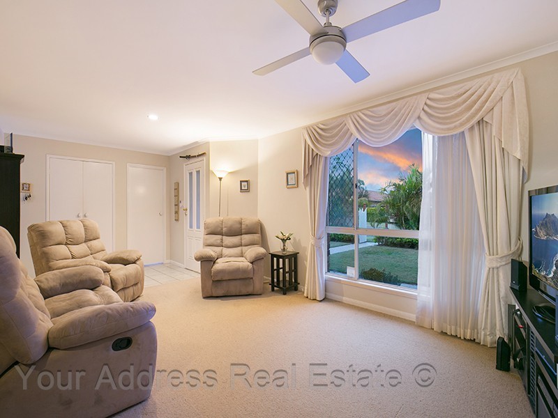 6 Carlos Street, Hillcrest QLD 4118