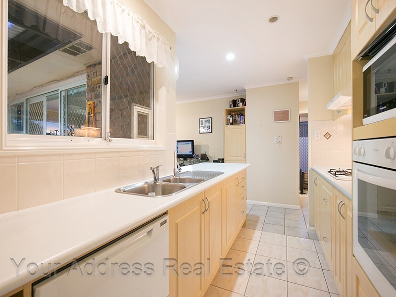 6 Carlos Street, Hillcrest QLD 4118