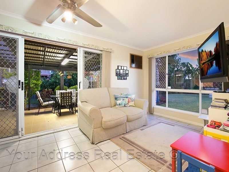 6 Carlos Street, Hillcrest QLD 4118