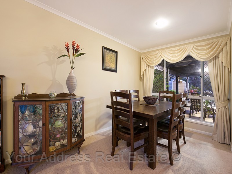 6 Carlos Street, Hillcrest QLD 4118