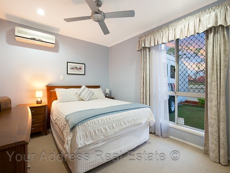 6 Carlos Street, Hillcrest QLD 4118