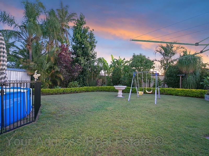 6 Carlos Street, Hillcrest QLD 4118