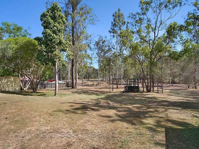 6-8 Holyrood Court, Munruben QLD 4125
