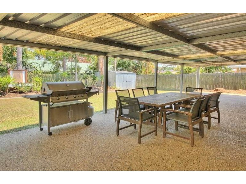 5 Paroo Place, Hillcrest QLD 4118