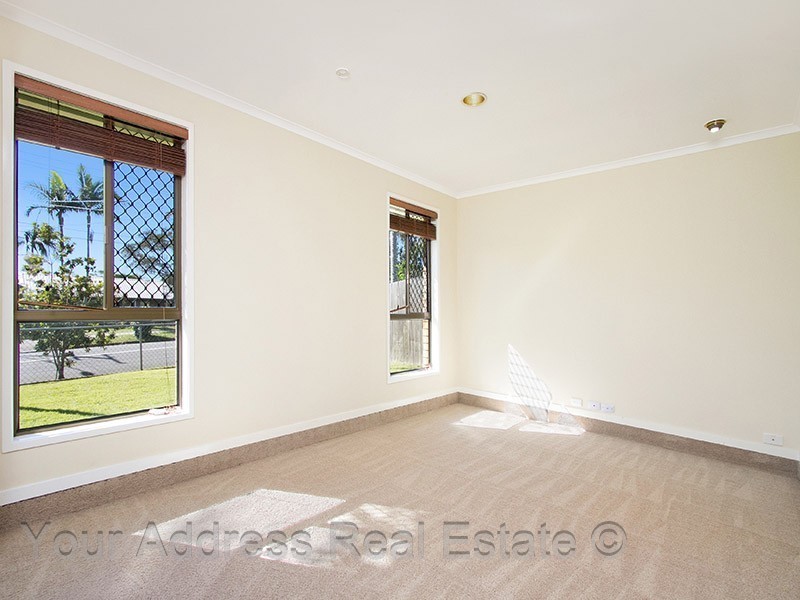 9 Vansittart Road, Regents Park QLD 4118