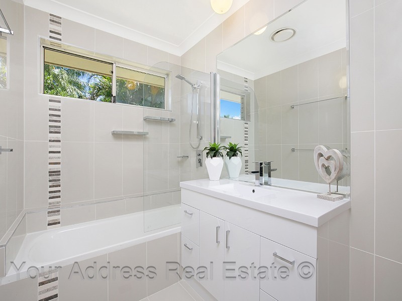 55 Regency Drive, Regents Park QLD 4118