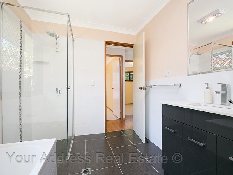 3 Bushland Drive, Regents Park QLD 4118