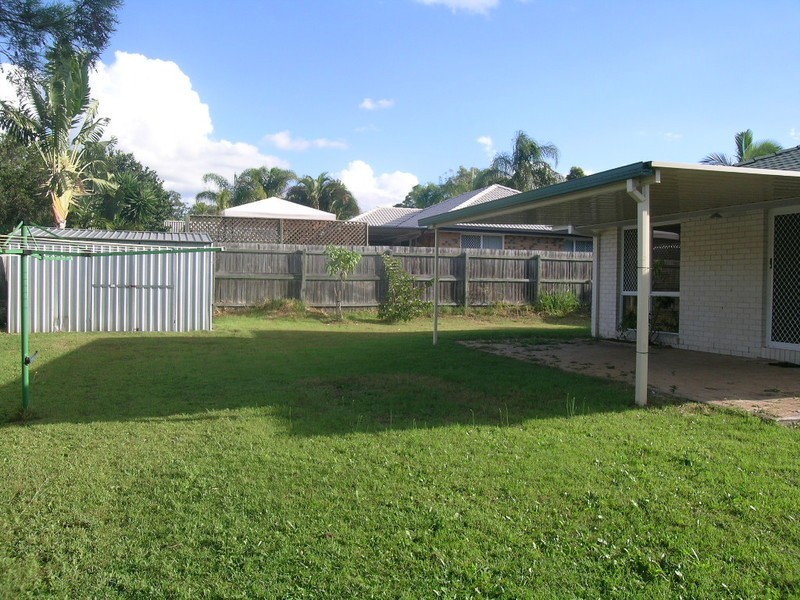 79 Bottlebrush Drive, Regents Park QLD 4118