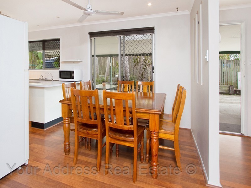 62 Conifer Street, Hillcrest QLD 4118