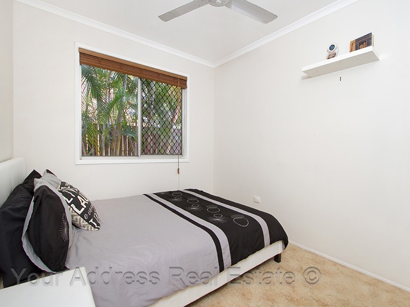 62 Conifer Street, Hillcrest QLD 4118