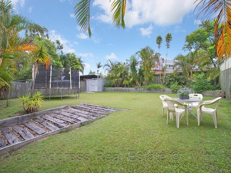 62 Conifer Street, Hillcrest QLD 4118