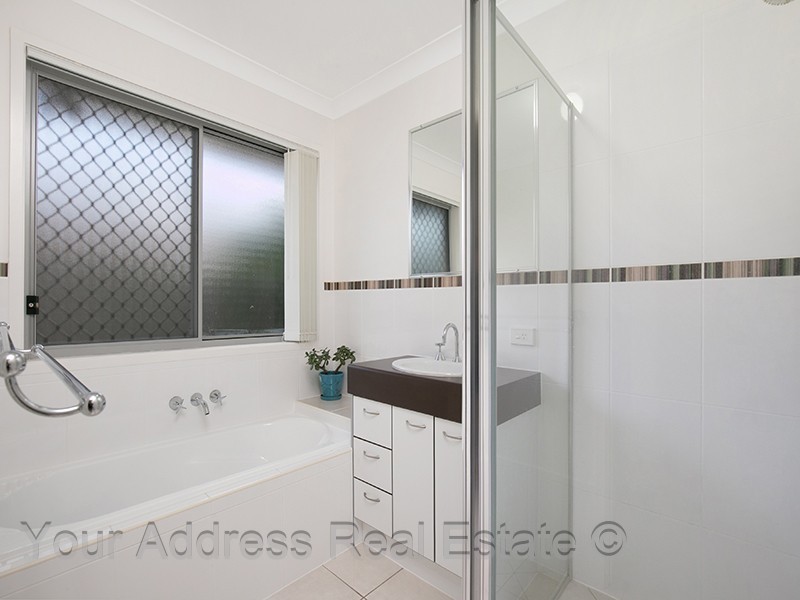 3 Coolum Court, Regents Park QLD 4118