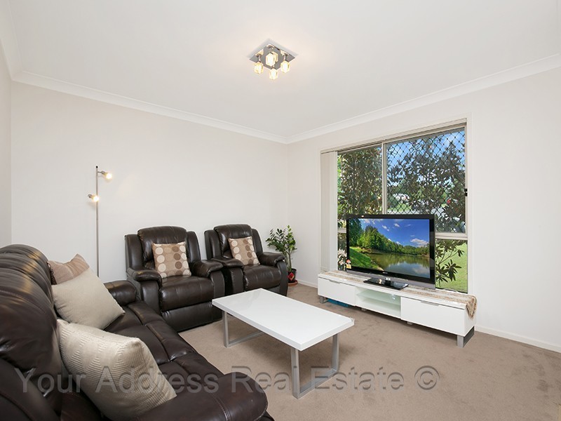 6 Rainbow Court, Regents Park QLD 4118