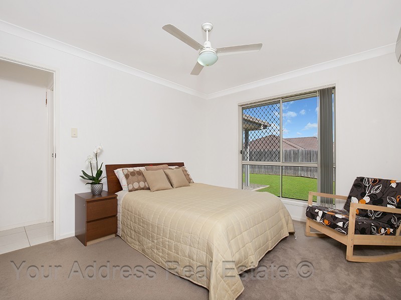 6 Rainbow Court, Regents Park QLD 4118
