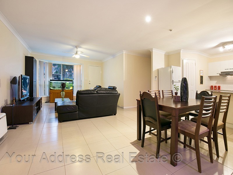 4 Gingko Crescent, Regents Park QLD 4118