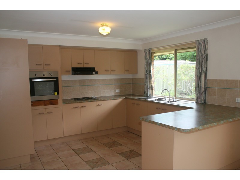 2 Stringybark Street, Regents Park QLD 4118