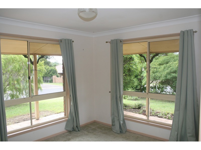 2 Stringybark Street, Regents Park QLD 4118