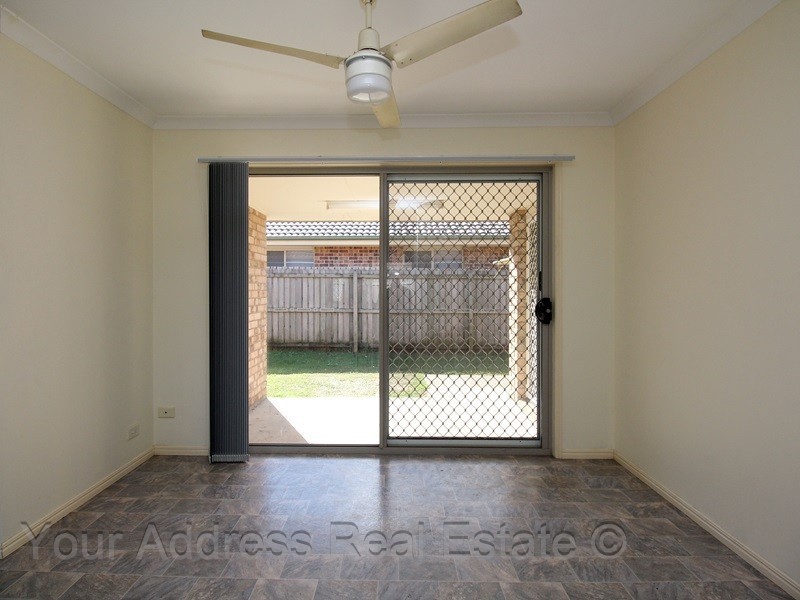 8 Park Close, Hillcrest QLD 4118