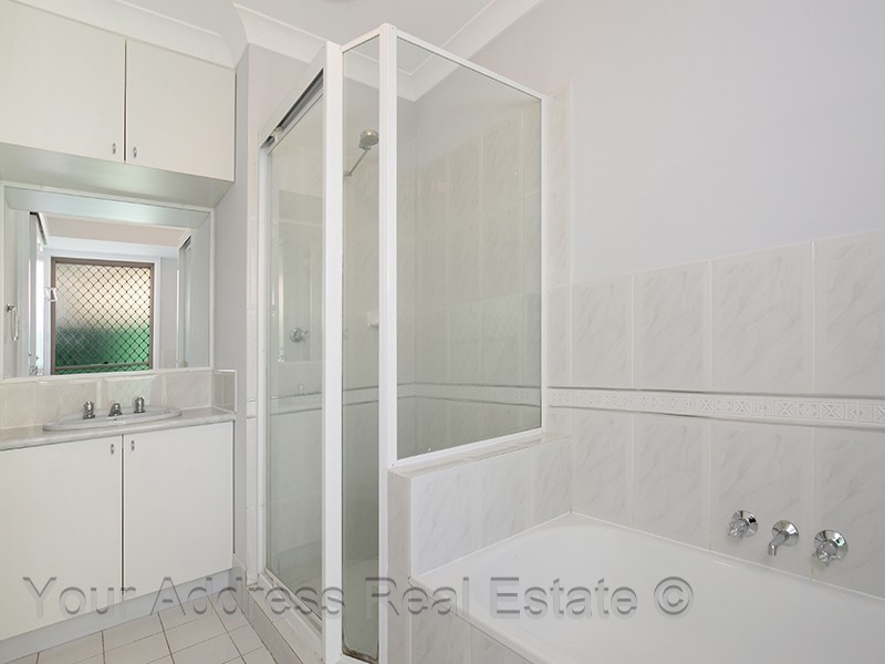 94 Solandra Circuit, Regents Park QLD 4118