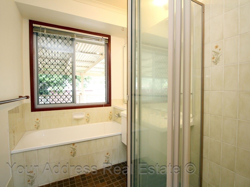 4 Dorachus Drive, Regents Park QLD 4118