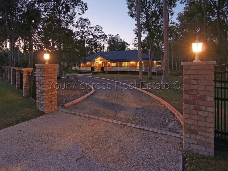 37-39 Bascombe Court, Munruben QLD 4125