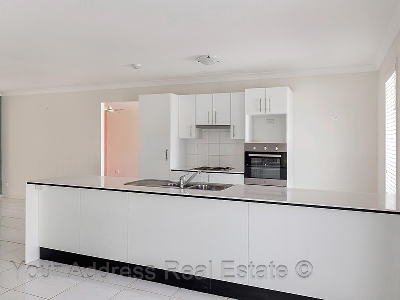 33 Cambridge Street, Boronia Heights QLD 4124