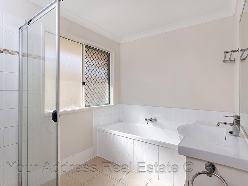 33 Cambridge Street, Boronia Heights QLD 4124